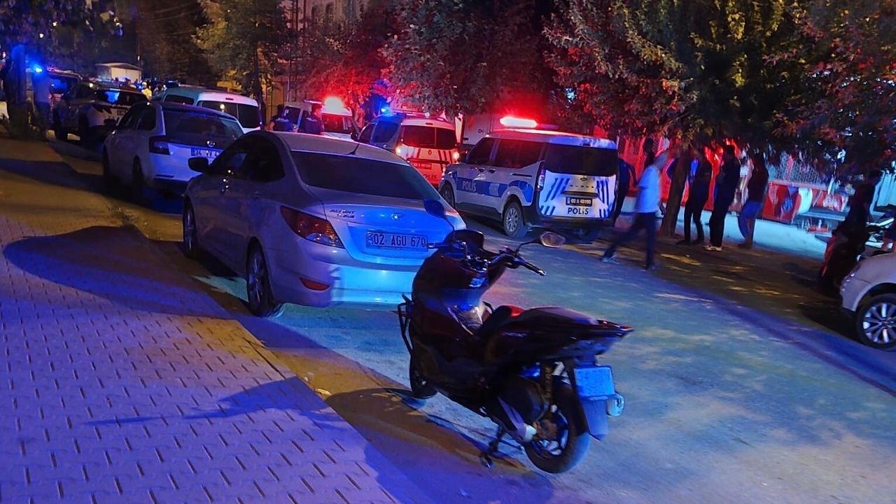 Kavga büyüdü, polis arada kaldı!