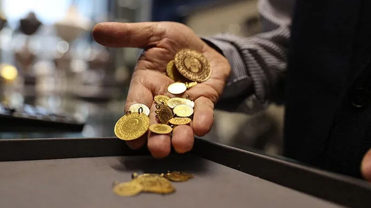 Altın Beş Gündür Düşüyor: Fed Faizi Artışı Savaş Sinyallerini Aşar