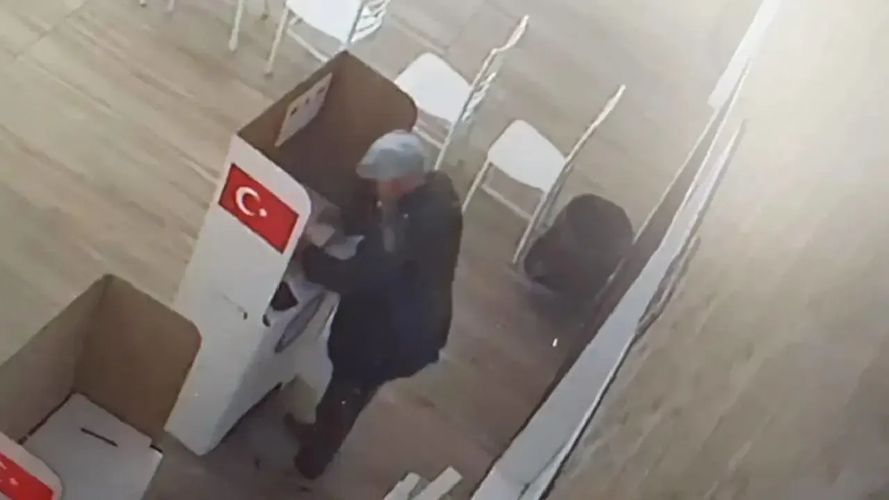 Photo: Türkinform Yeni Parti’de kamera skandalı: Verilen oylar görüntülendi