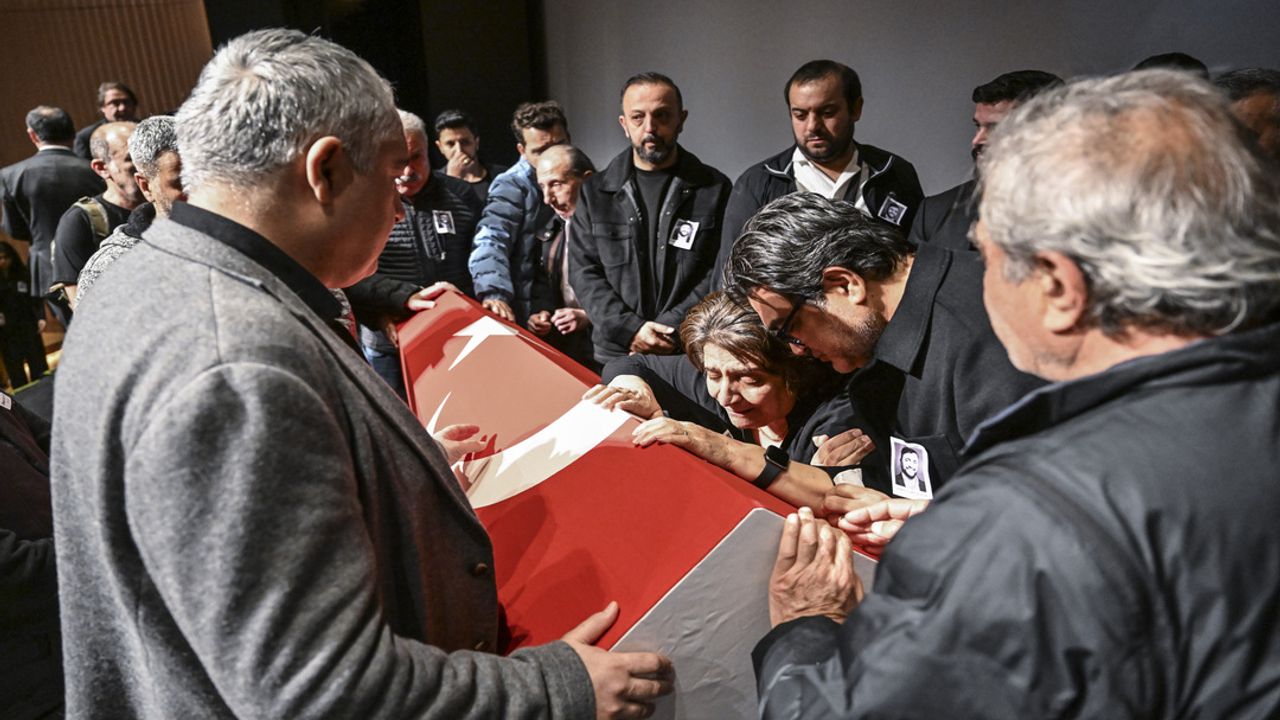 Şinasi Yurtsever'e gözyaşlarıyla veda...