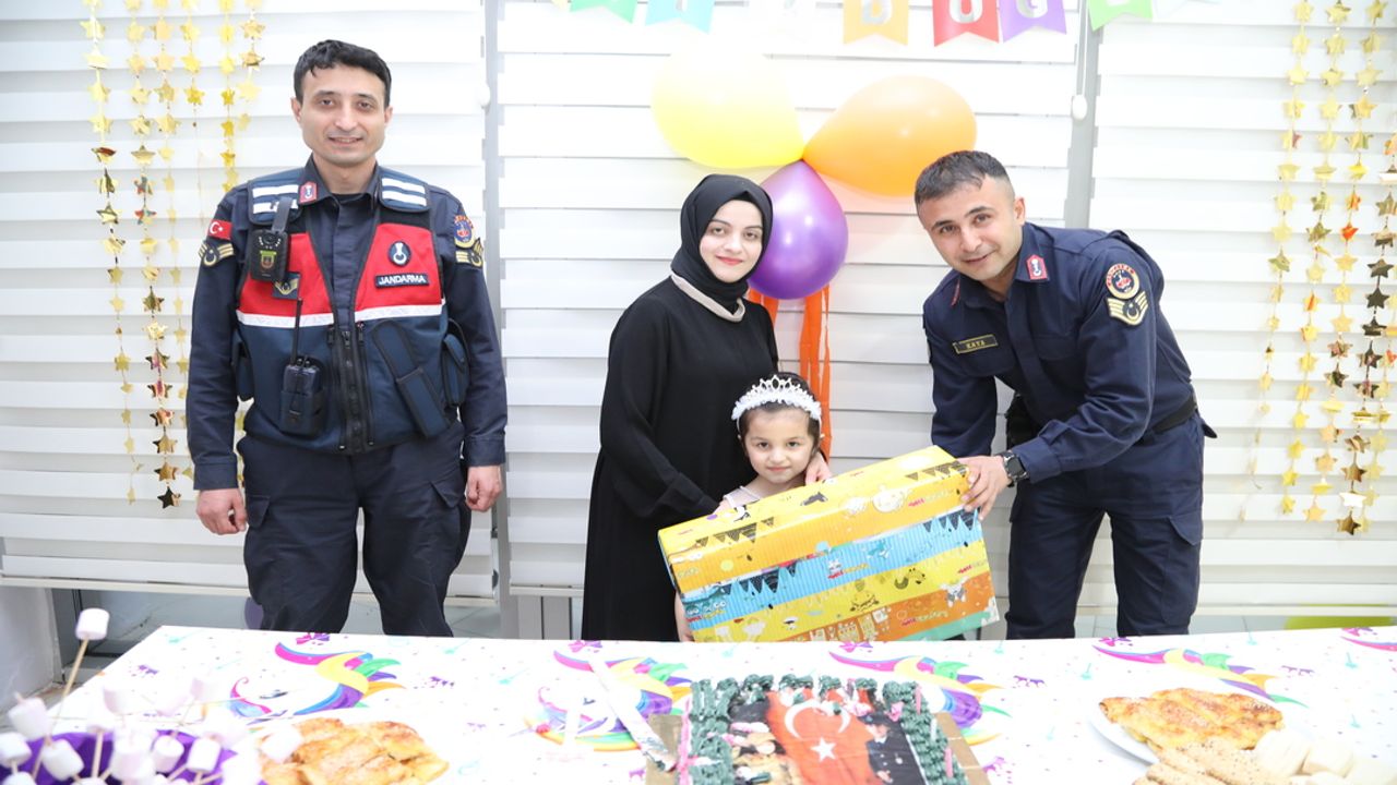 Samsun’da şehit kızı Zeynep’e unutulmaz doğum günü sürprizi