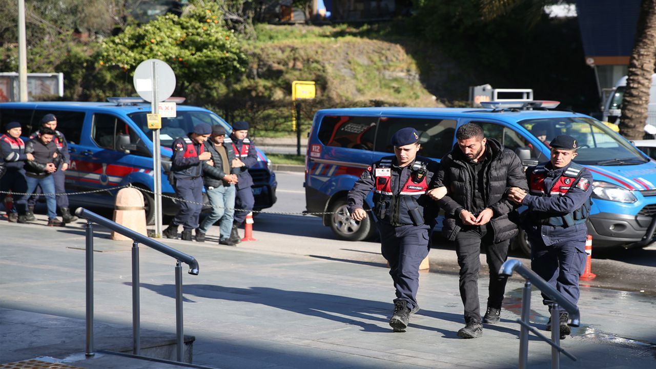 Antalya'da tefeci suç örgütüne büyük operasyon