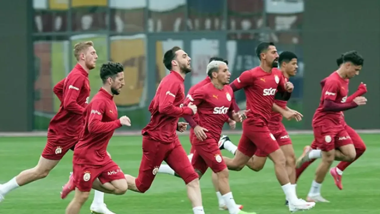 Galatasaray'da şok üstüne şok! Son idmanda 2 yıldız sakatlandı, Samsun kadrosundan çıkarıldılar