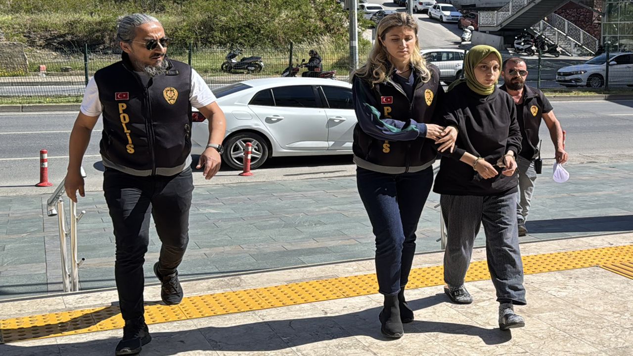 Antalya’da akıl almaz olay: 36 günlük bebeğini pencereden attı