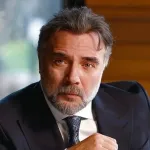 Anne-Oğul pozu olay oldu! Çakır gözlerinin sırrı çözüldü