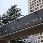 Maliye’den sıcak para hamlesi: Para piyasası fonlarına %10 stopaj yolda!
