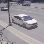 Panelvanın çarptığı 17 yaşındaki elektrikli bisiklet sürücüsü ağır yaralandı