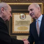 Bahçeli'den Kurtulmuş'a anlamlı hediye