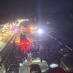 Kum yüklü tır devrildi: Ankara istikameti kilitlendi