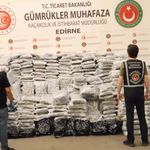 Kapıkule’de nefes kesen operasyon! Tırın yasal yükünden 810 kilo esrar çıktı