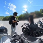 Ters yönden gelen motorcuyu uyardı: Sonrasında yaşananlar şaşkına çevirdi