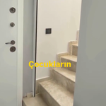 Dubleks evindeki sıcaklık sorununa sıra dışı çözüm: Merdivenleri kapattı