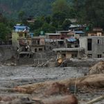 Nepal'deki sel felaketinde ölü sayısı 389'a yükseldi!
