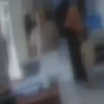 “8 dakika bekledim” deyip ortalığı dağıttı: Sağlık merkezinde şiddet kamerada