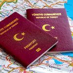Dünyada sadece 3 kişi pasaport taşımadan seyahat edebiliyor! Kim oldukları şaşırtıyor