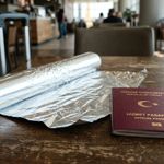 Pasaportu alüminyum folyoya sarmak gerçekten işe yarıyor mu? İşte merak edilen gerçek