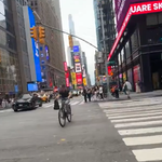 Dünyaca ünlü Times Square’da bıçaklı saldırı! 2 kişiyi yaralayan kadın polis kurşunuyla öldürüldü