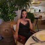 Melisa Aslı Pamuk tek karede servet taşıdı! Saatinden yüzüğüne, arabasından çantasına…