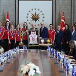 Cumhurbaşkanı Erdoğan, Avrupa şampiyonu olan Filenin Sultanları'nı kabul etti!