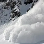 Rusya’da dağ faciası! Çığ dağcıların üzerine düştü