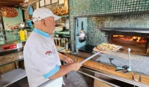 İsveç'ten döndüler, Çorum'daki köye pizzacı açtılar!