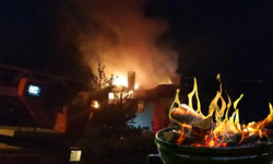 Bir kıvılcım yeter! Mangal ateşi bütün binayı yaktı