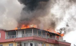 Kocaeli'de apartman çatısında korkutan yangın
