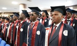 Karabük Üniversitesi mezuniyet töreninde Türk öğrenci görmek samanlıkta iğne aramakla eş değer!