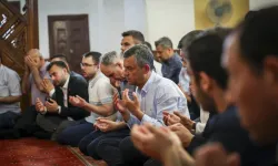 Ferdi Zeyrek için düzenlenen mevlide Özgür Özel de katıldı