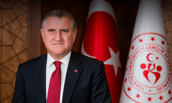 Gençlik ve Spor Bakanı'ndan pilot Alp Aksoy’a tebrik mesajı