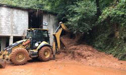 Rize’de sağanak sonrası Heyelan: Köy yolları kapatıldı