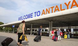 Uçaklar ardı ardına indi: Antalya’da turizm trafiği tavan yaptı!