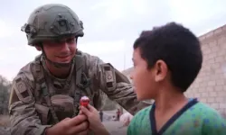 Çocuklara su veren askerlere disiplin soruşturması başlatıldı!