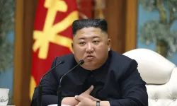 Malezya başbakanı Enver, Çin'de Kuzey Kore lideri Kim ile selamlaştı