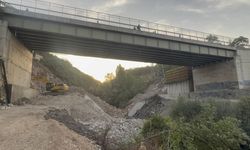 Bilecik’te Hamsu Köprüsü güvenlik riski nedeniyle trafiğe kapatıldı