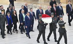 CHP Yönetimi kurulayın ardından Anıtkabir'e çıkarma yaptı