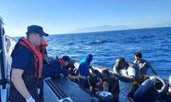 İzmir kıyılarında göçmen alarmı: 137 kişi denizde yakalandı!