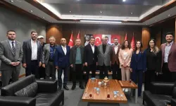 CHP İstanbul İl Başkanlığı’ndaki nöbete destek ziyareti