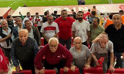 Keçiören Belediyesi huzurevi sakinlerini milli maça götürdü