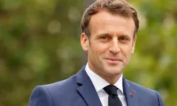 Macron kimdir? Macron Fransa hükümeti? Fransız hükümeti düştü, Macron ne yapacak?