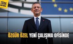 Özgür Özel yeni çalışma ofisinde