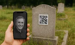 Dijital anılar QR kodlarla mezar taşlarına taşındı!