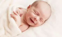 Anne babadan çocuğa geçen genetik sırlar: Cinsiyet, zeka, boy ve göz rengini kim belirliyor?