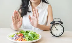Yemekten sonra yapılan bu 4 hata sağlığı tehdit ediyor