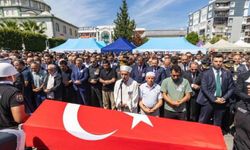 İzmir şehidi Hasan Akın'ın cenaze namazını babası kıldırdı