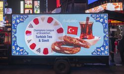 Times Meydanı’nda Anadolu rüzgarı: Türk Simidi ve Çay ikram edildi!