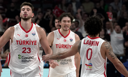 12 Dev Adam çeyrek final için parkeye çıkıyor