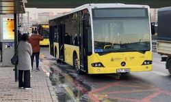 İETT otobüsünde kan donduran bıçaklı saldırı: Ağır yaralılar var!