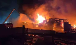 Ankara’da korkutan yangın! Geri dönüşüm fabrikası kül oldu