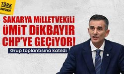 Sakarya Milletvekili Ümit Dikbayır CHP’ye geçti, rozeti Özgür Özel taktı!